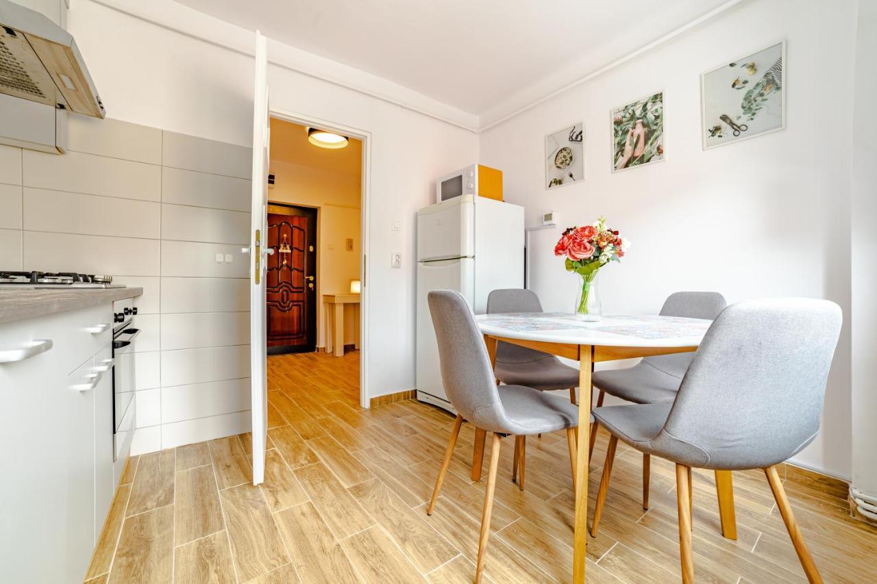 Apartment Mid-term Racadau